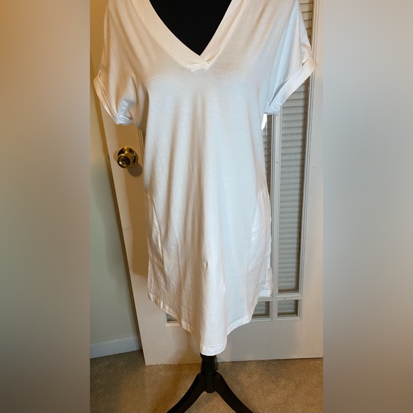 White V Neck Tee Shirt Dress with Pockets size Small - Picture 3 of 13